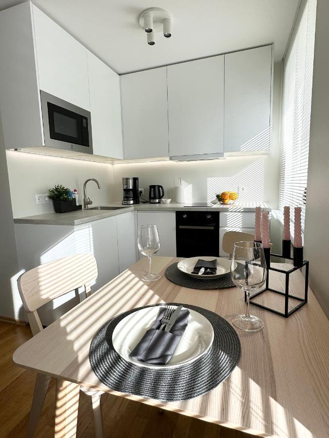 Lovely Beachfront Apartment In Paernu Buitenkant foto