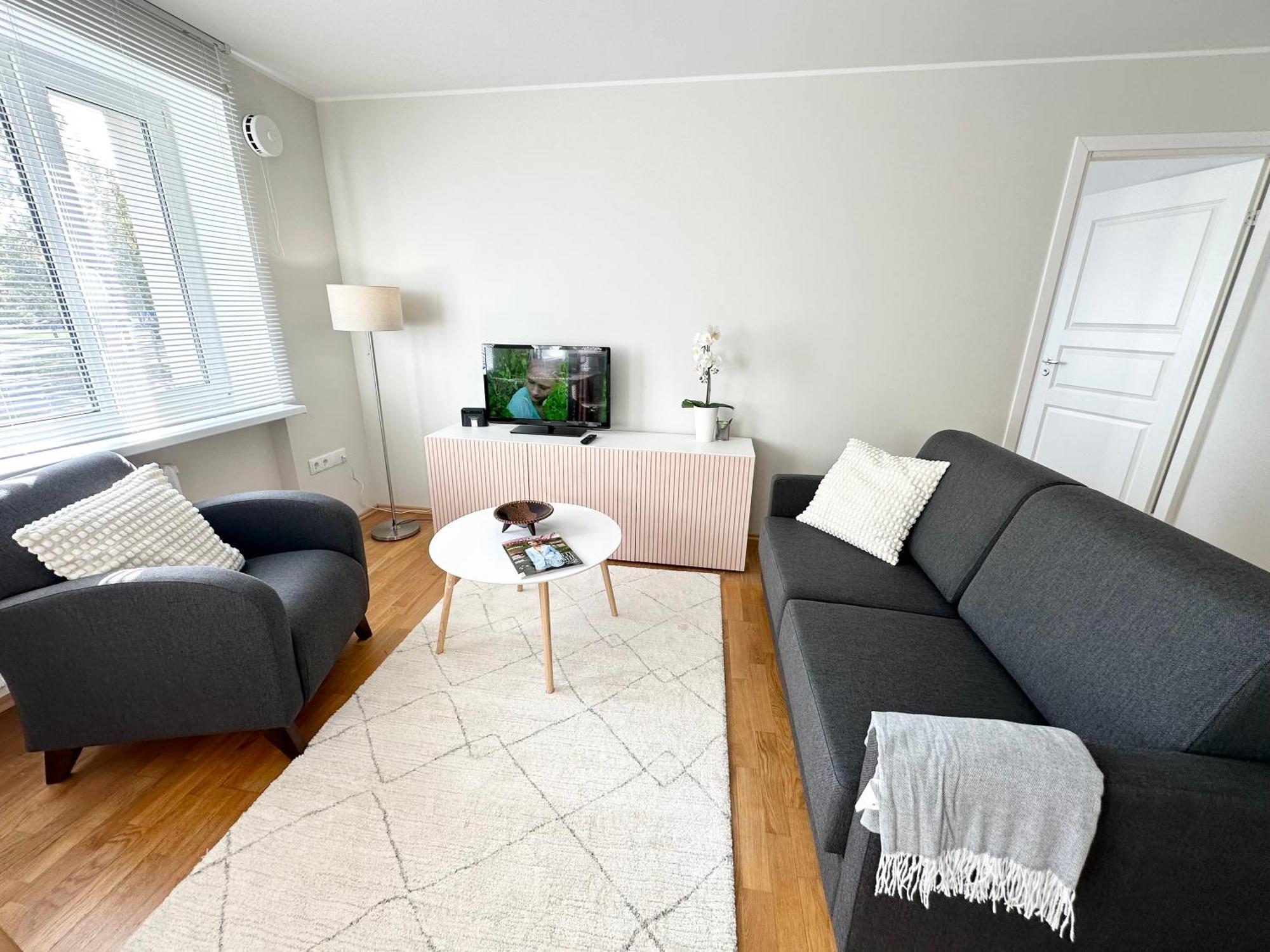Lovely Beachfront Apartment In Paernu Buitenkant foto