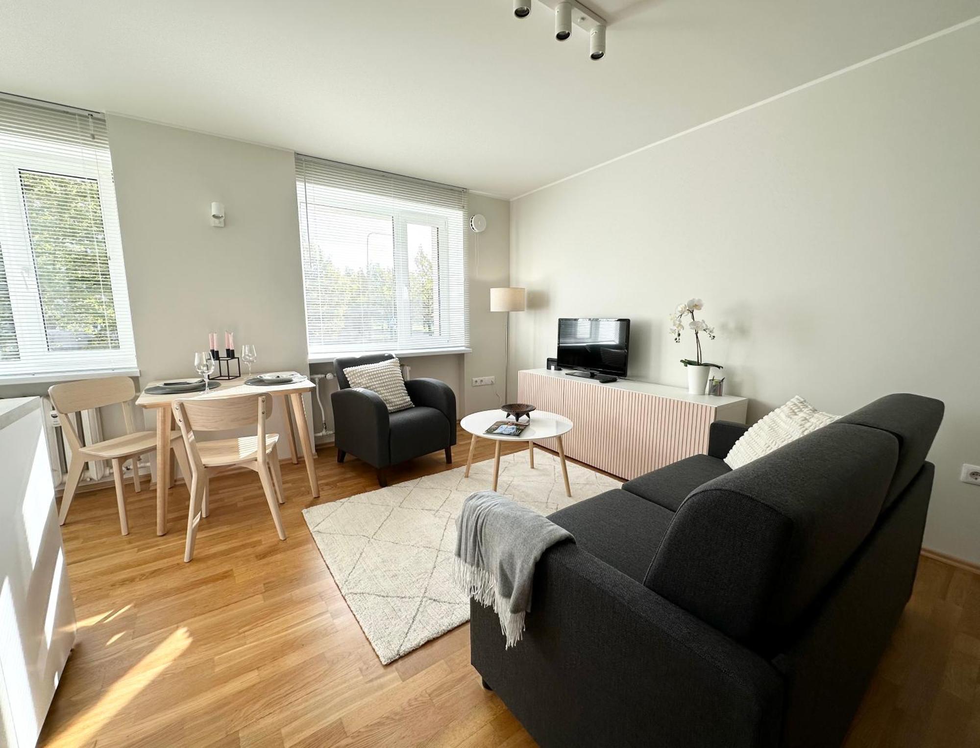 Lovely Beachfront Apartment In Paernu Buitenkant foto